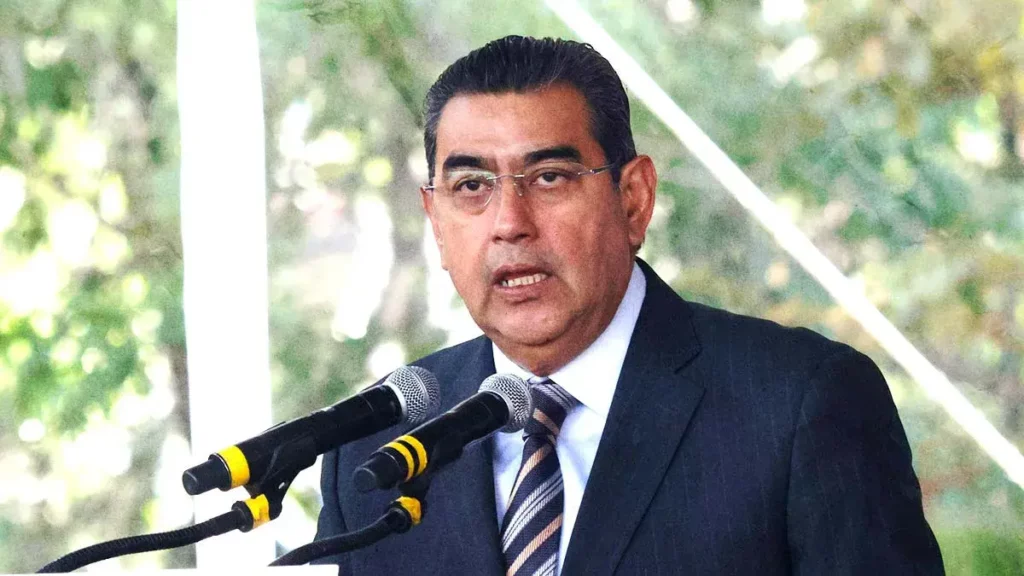 Sergio Salomón Céspedes lamenta asesinato de policías en Chignahuapan; pide que se investigue  