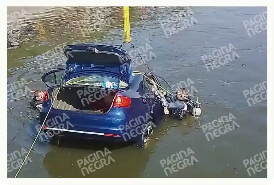 Auto cayó al canal de Valsequillo en Yehualtepec, cuatro hombres murieron