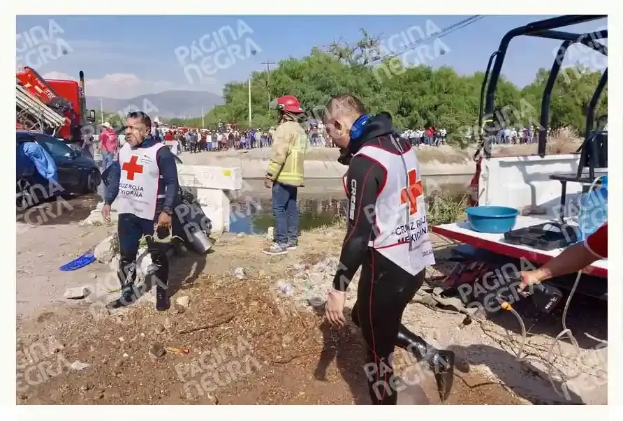 Auto cayó al canal de Valsequillo en Yehualtepec, cuatro hombres murieron