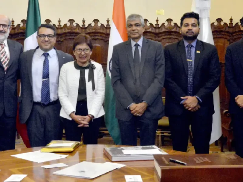 Rectora María Lilia Cedillo Ramírez se reúne con embajador de India en México