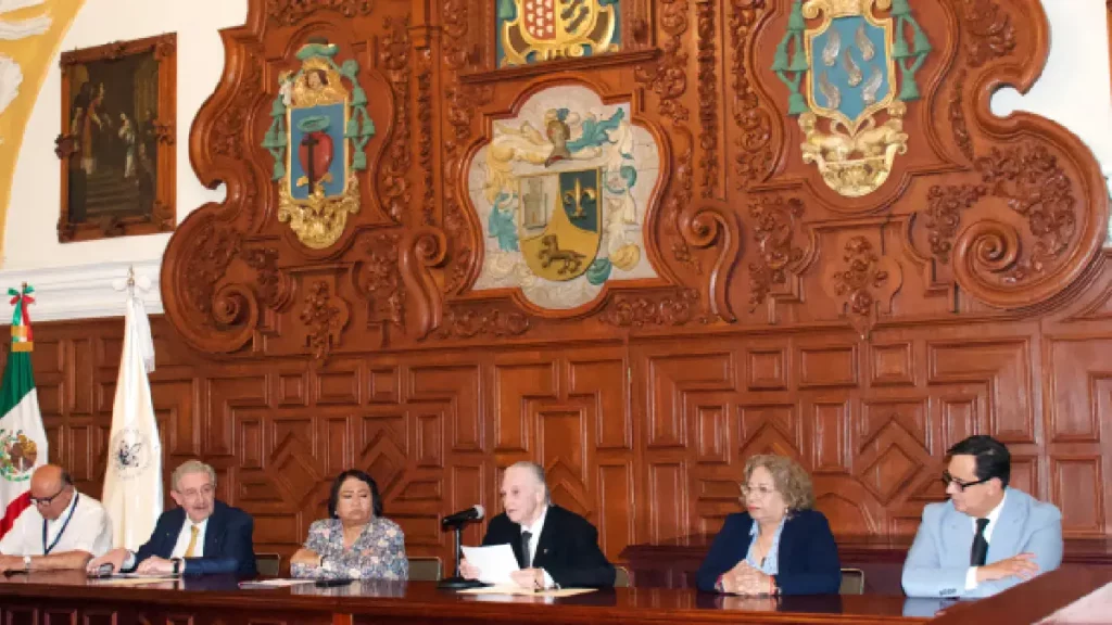 Ministro de la SCJN dicta conferencia magistral en la BUAP