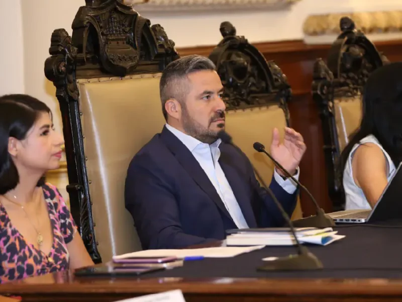 Ayuntamiento de Puebla aprueba licencia a Leobardo Rodríguez