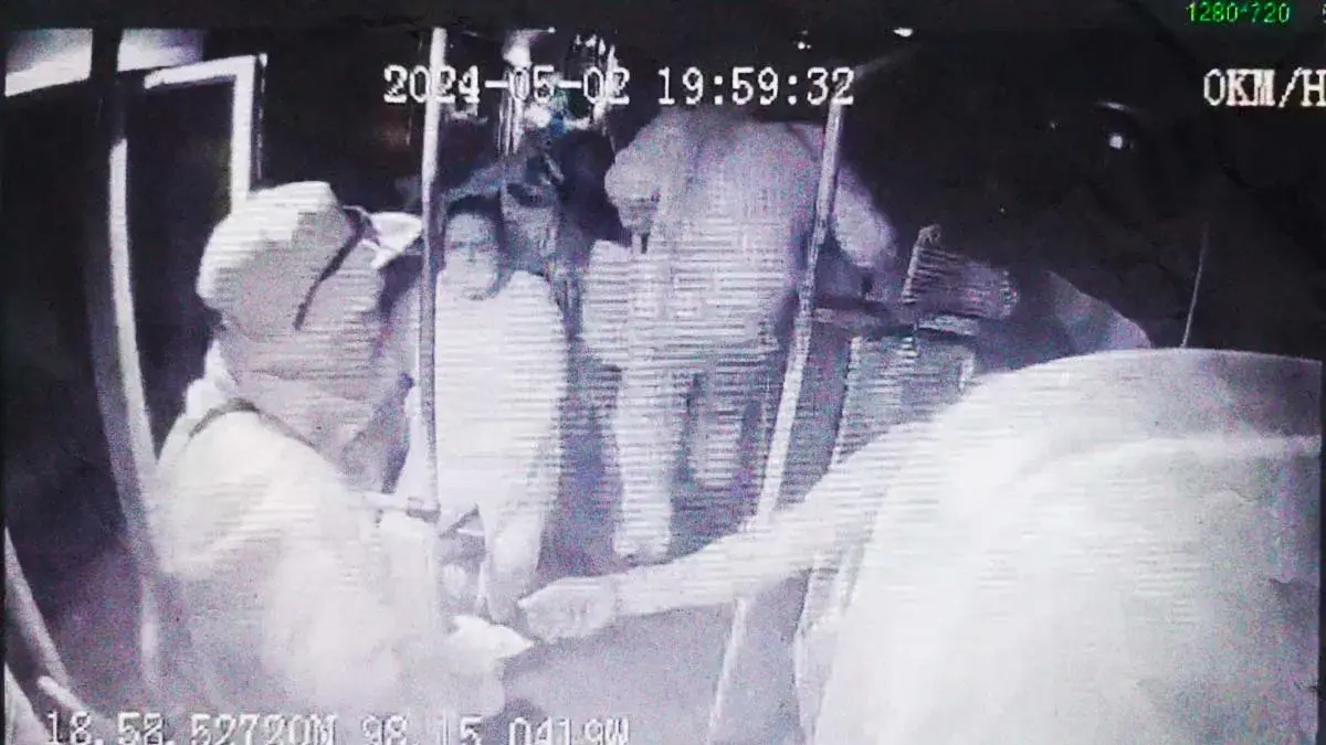 Asaltan a pasajeros de la Ruta 4 en Puebla; captan en video el robo
