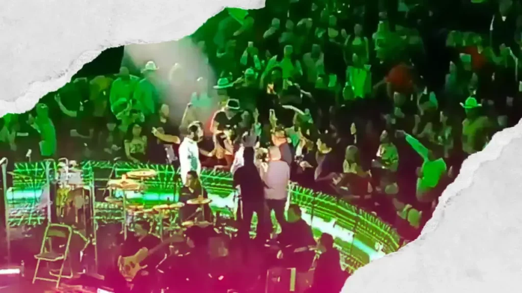 Julión Álvarez invita a fan a cantar en el Palenque de la Feria de Puebla 2024