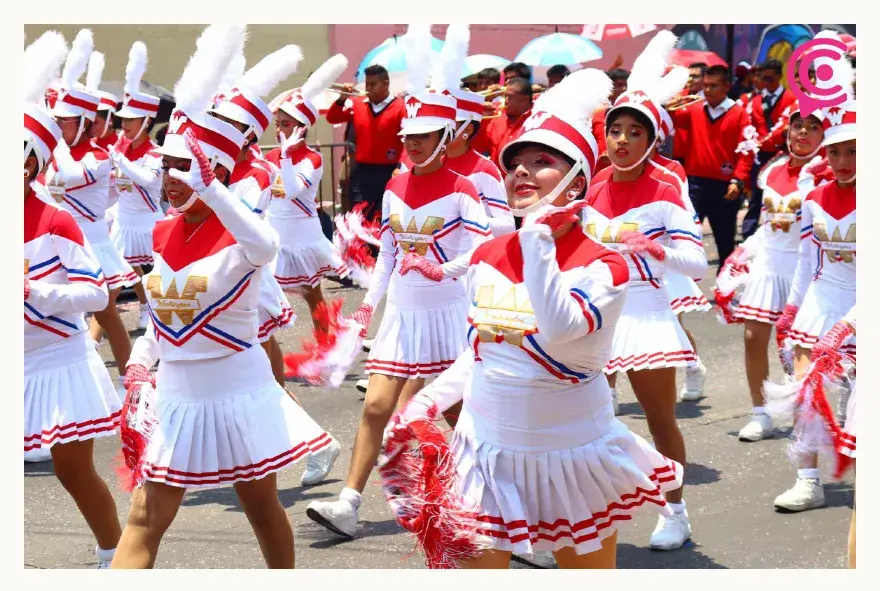 Entre aplausos y porras, así se vivió el Desfile del 5 de Mayo 2024