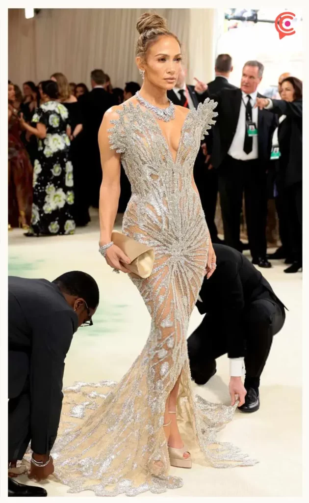 Famosos que engalanaron la Met Gala 2024 