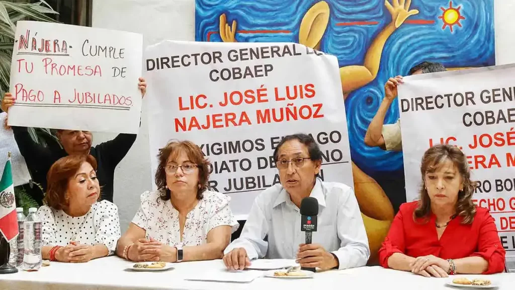 Jubilados del Cobaep exigen a José Luis Nájera su pago de retiro