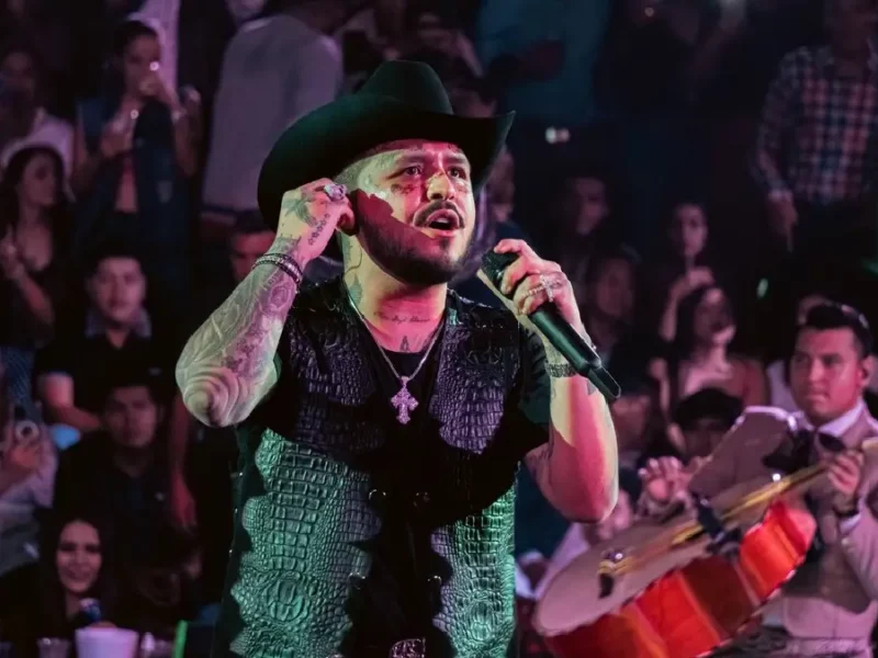 Christian Nodal sorprendió a los poblanos con covers el Palenque de Puebla 2024 