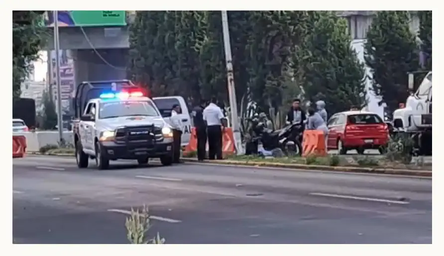 Motociclista menor de edad murió tras choque en Recta a Cholula; dejó un herido 
