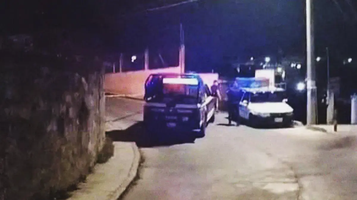 Junto al panteón de Teziutlán, asesinan a balazos a un motociclista