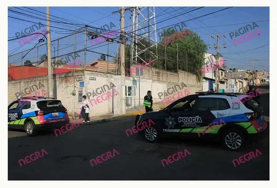 Balean casa de familiares de “El Grillo” y abandonan hieleras con restos humanos en Puebla
