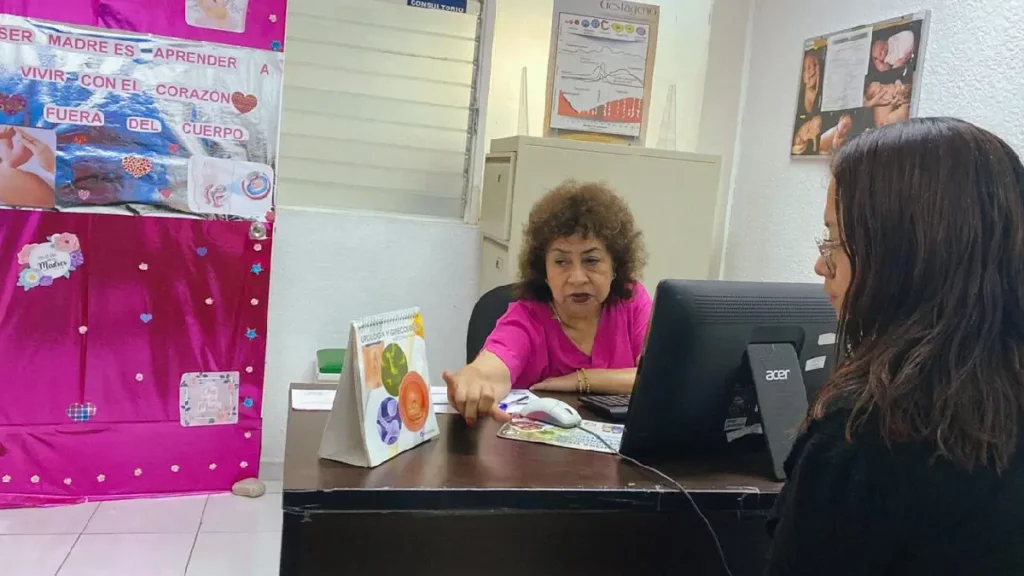 Ayuntamiento de Puebla brinda consultas ginecológicas y de obstetricia para mujeres en la UMI