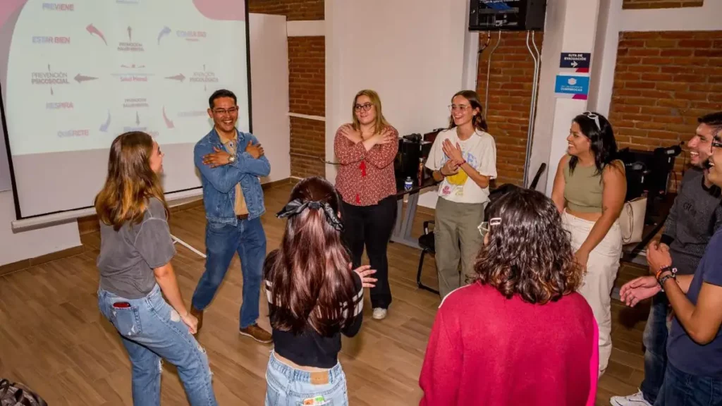 SMDIF de Puebla conmemora día del estudiante con área de psicología para jóvenes