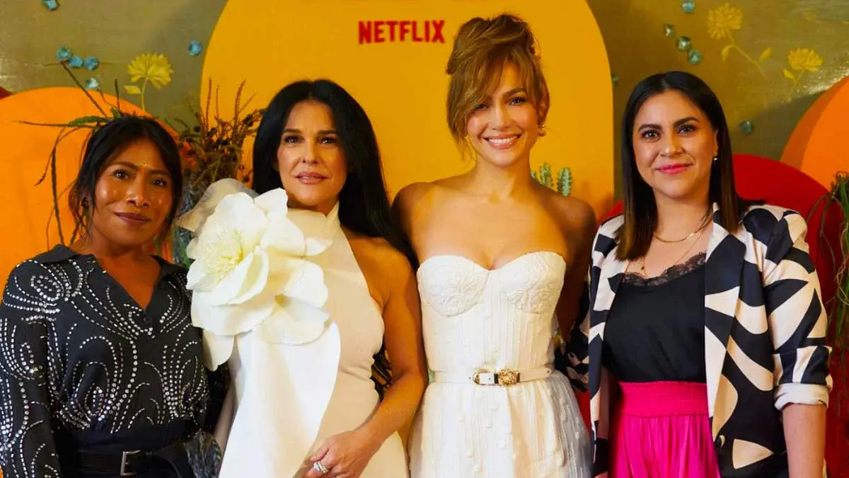La activista poblana Olimpia Coral estuvo en la presentación de Atlas con Jennifer López