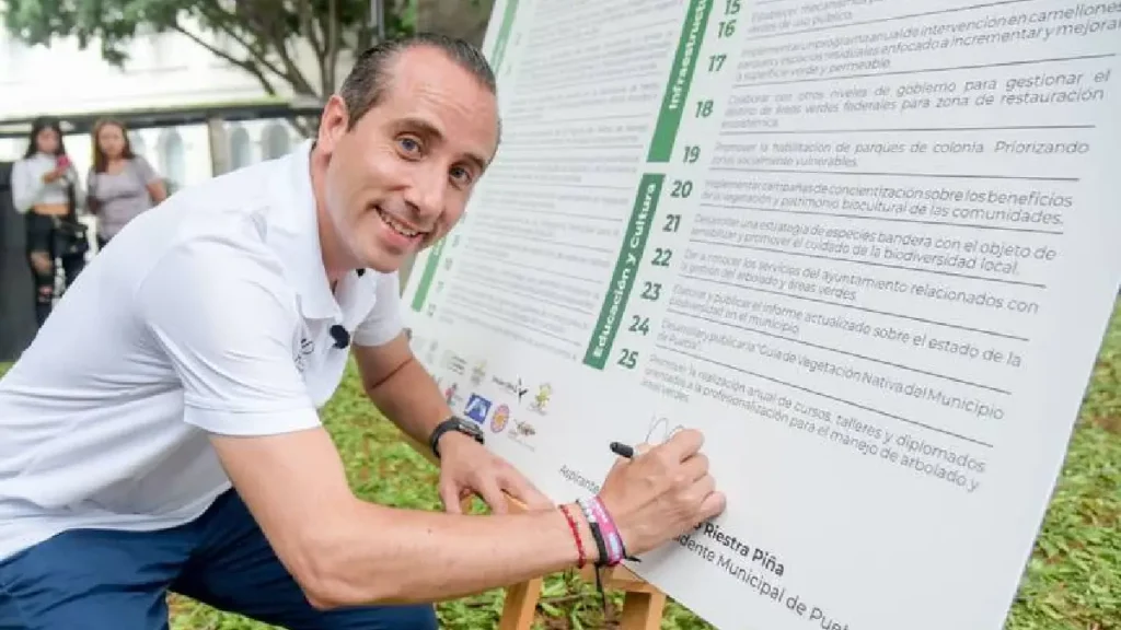 Mario Riestra firma compromisos con la agenda ciudadana por los árboles y las áreas verdes