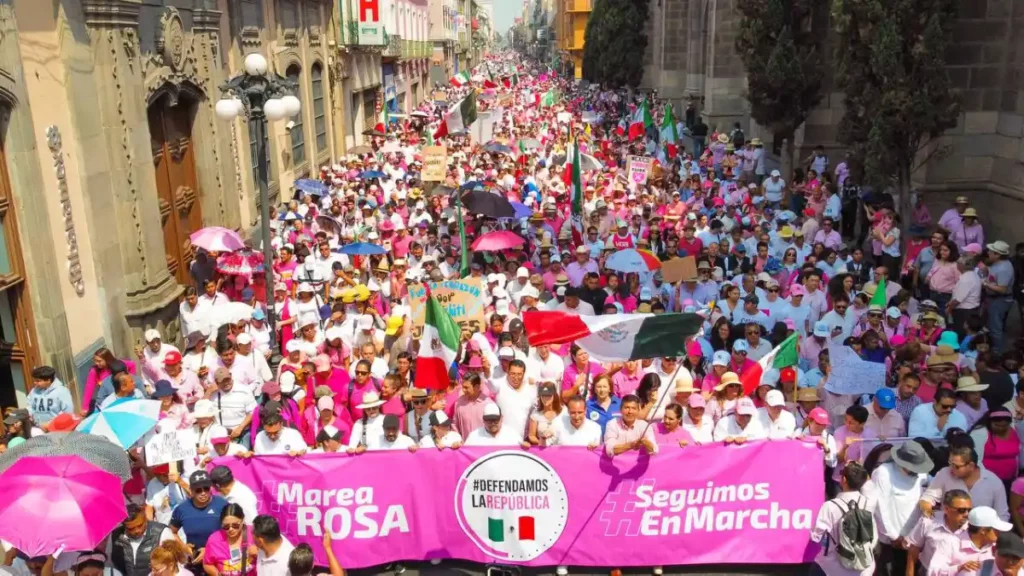 Vamos a ganar, aseveró Lalo Rivera durante marcha de la Marea Rosa