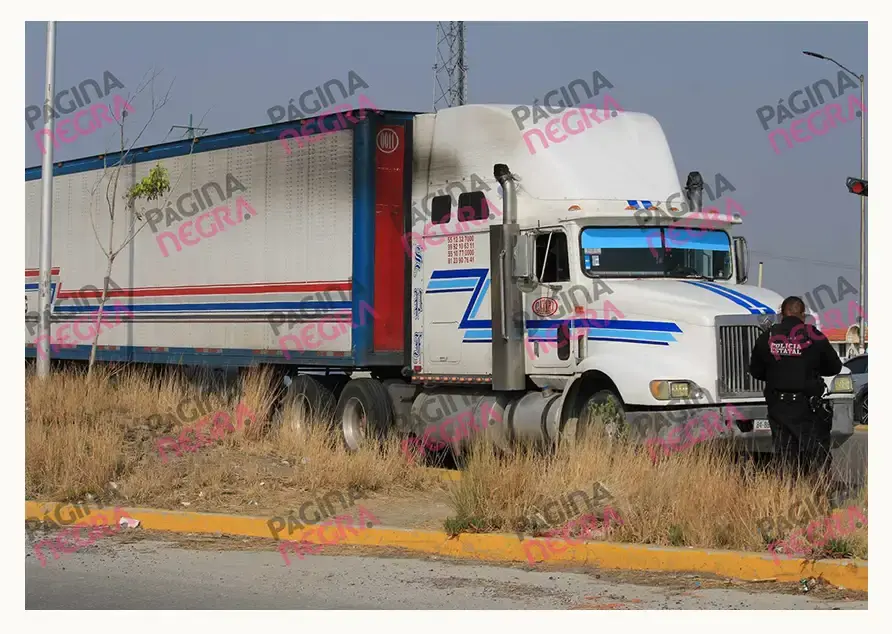 Policías estatales liberan a transportista secuestrado en el Periférico Ecológico de Puebla