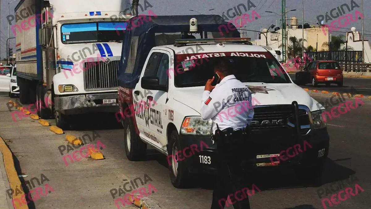Policías estatales liberan a transportista secuestrado en el Periférico Ecológico de Puebla