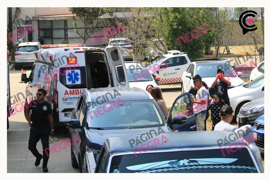 Trabajadores quedan colgados a 25 metros de altura de un andamio en San Andres Cholula