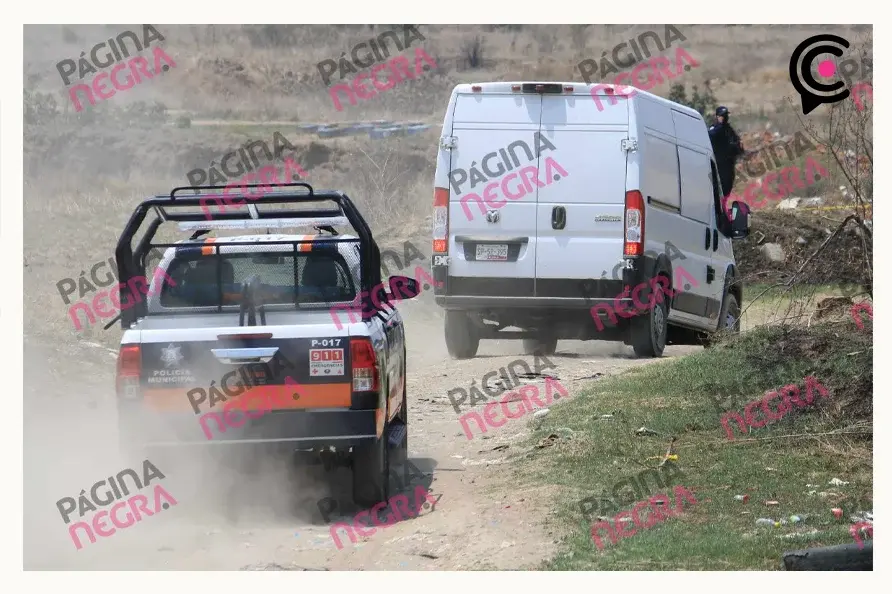 Dejan cuerpo decapitado, maniatado y embolsado, junto al relleno de San Andrés Calpan
