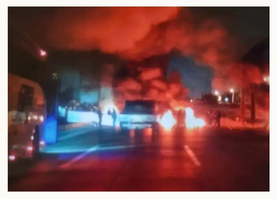Comerciantes de la Central de Abasto bloquean la autopista México-Puebla por compañero desaparecido  
