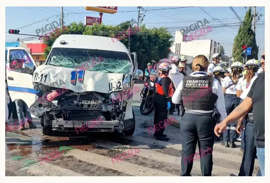 Ruta 11 chocó contra ambulancia y dejó tres heridos en El Carmen, Puebla