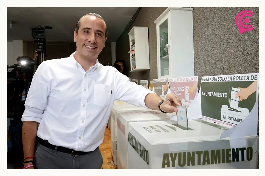 Aspirantes de Puebla emiten sufragio en el proceso electoral 2024