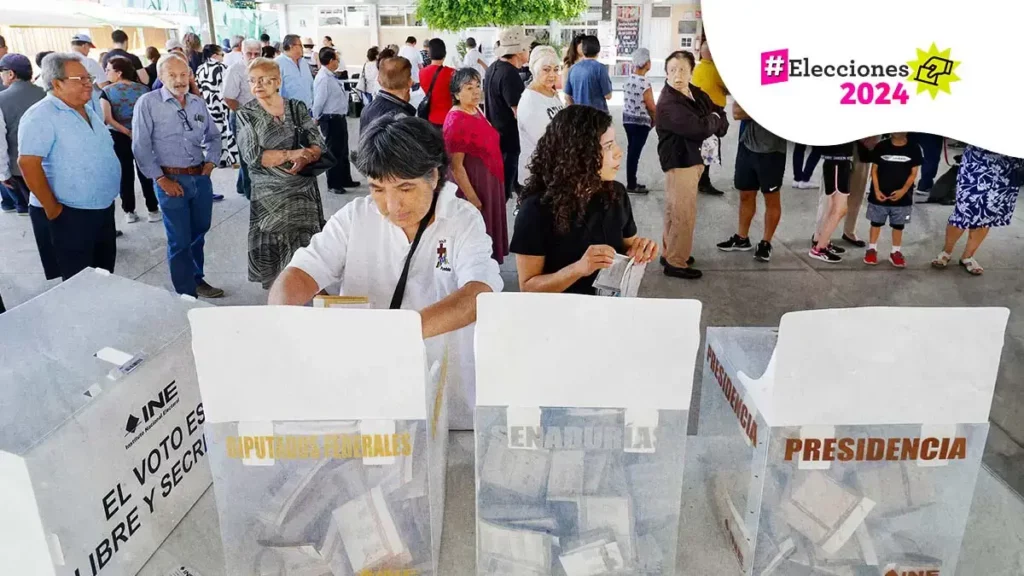 Ciudadanos forman largas filas en casillas de Puebla capital para votar en las elecciones 2024