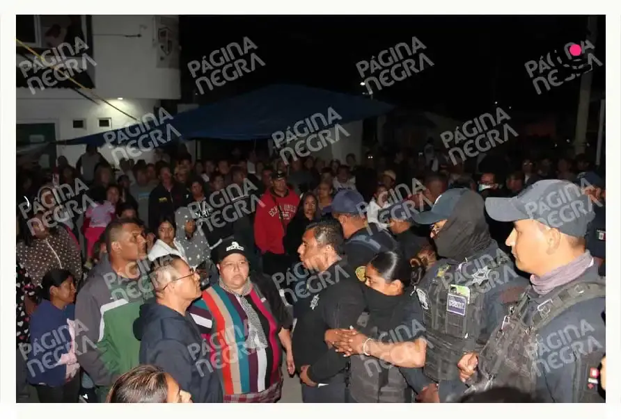 Simpatizantes de Movimiento Ciudadano retienen a funcionarios del IEE en Coronango  