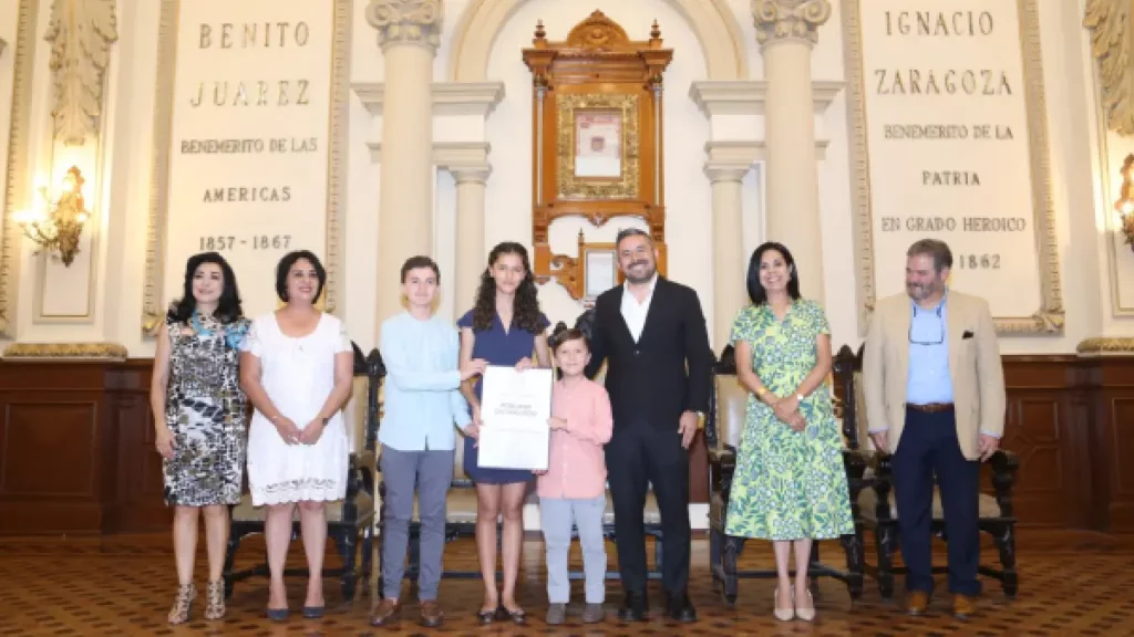 Gobierno Municipal reconoce como poblanos distinguidos a la familia Irigoyen Sánchez