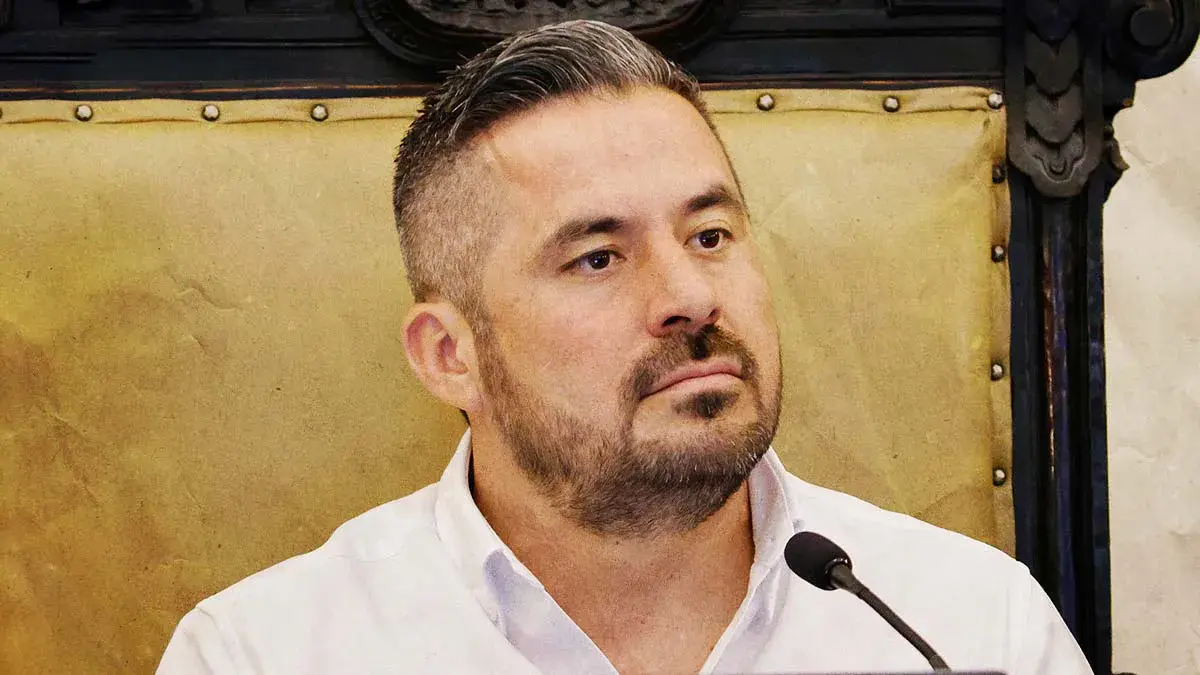 Adán Domínguez descarta conflictos entre mercados municipales, tras cadáver encontrado en auto calcinado