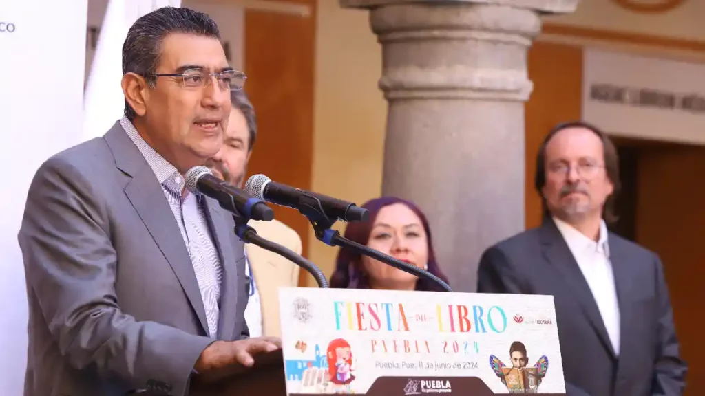 Con municipios, gobierno de Puebla promueve la lectura: Sergio Salomón