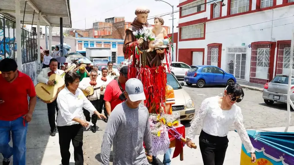 Hoy se celebra a San Antonio de Padua, y así le puedes pedir pareja