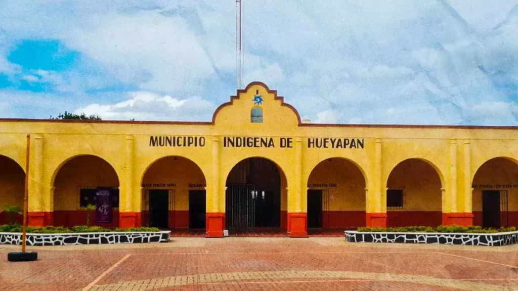 Se reúnen gobernadores de Puebla y Morelos tras creación del municipio de Hueyapan