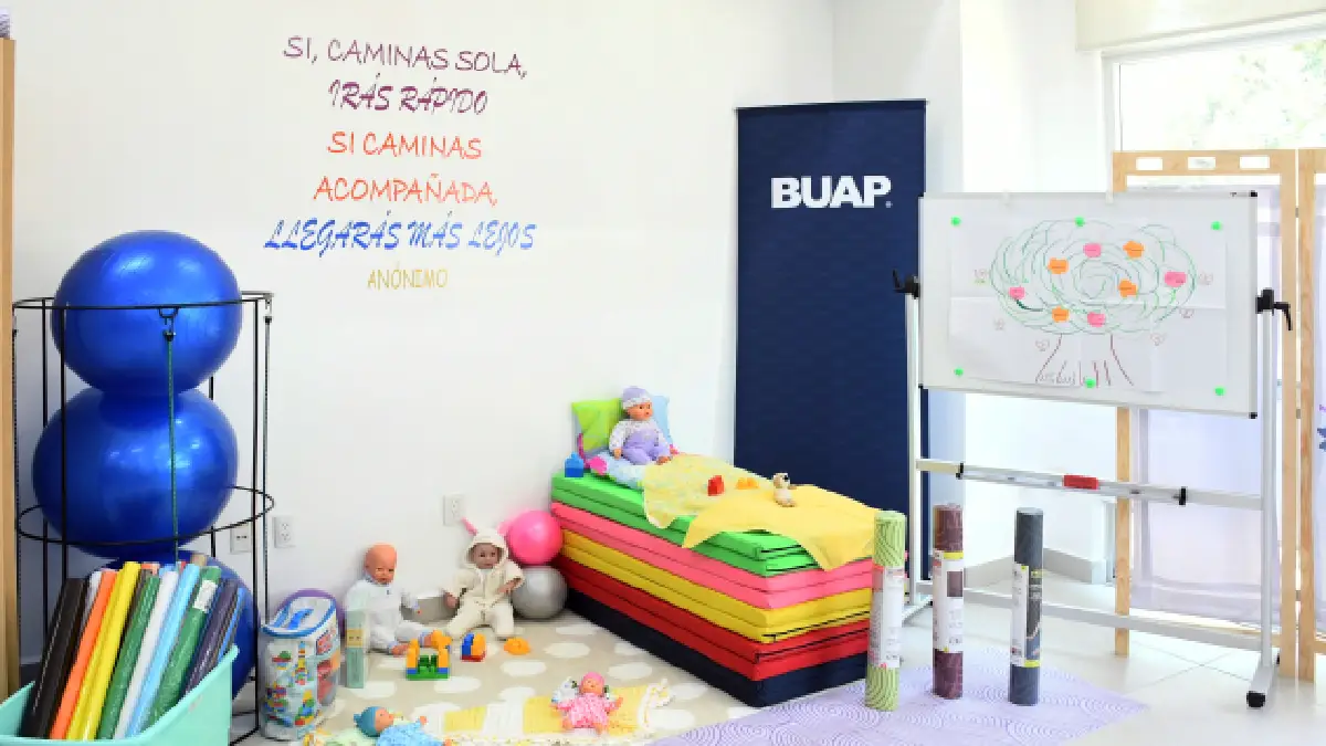 La Rectora María Lilia Cedillo inaugura el Programa de Acompañamiento Psicosocial a Estudiantes Embarazadas