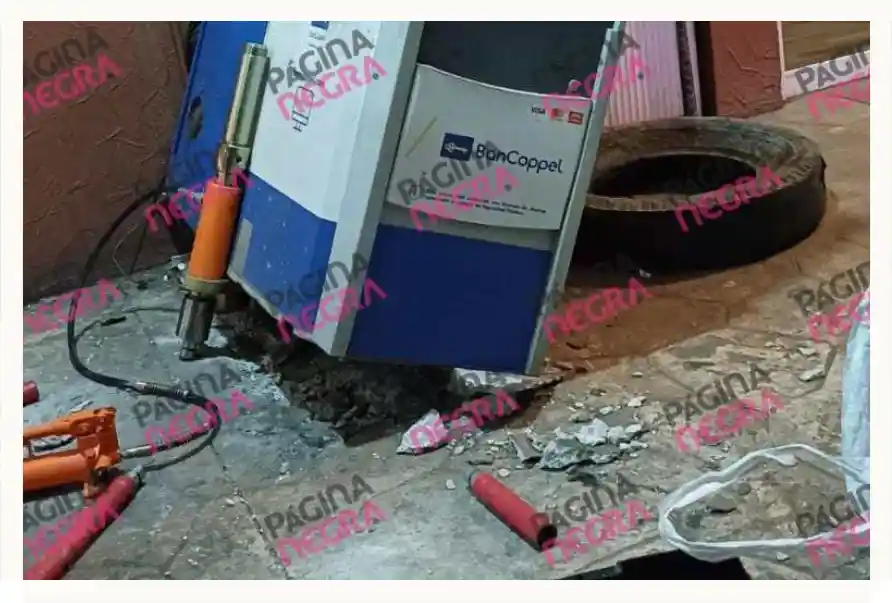 Delincuentes intentan robar un cajero de BanCoppel en Plaza Tolín, Puebla