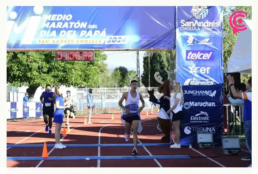Jesús Nava gana el Medio Maratón del Día del Papá en San Andrés Cholula 2024