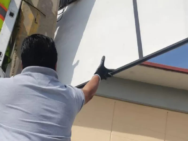 Más de 4 mil elementos publicitarios irregulares han sido retirados por el Ayunntamiento de Puebla en lo que va del 2024