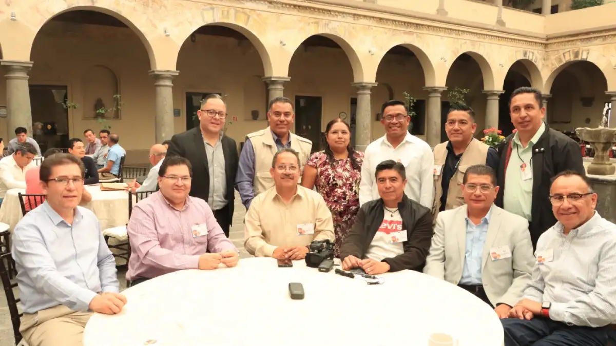 Celebran a padres trabajadores del Congreso del Estado