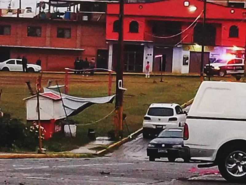 A balazos, asesinan a dos hombres dentro de un auto en Huauchinango