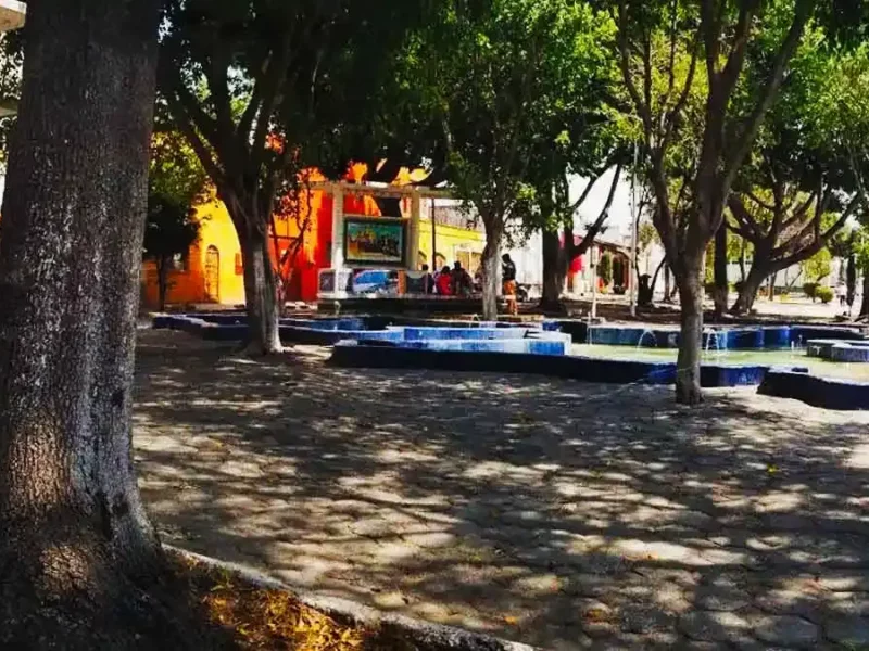 Indigente murió en el Parque de Las Letras de Puebla