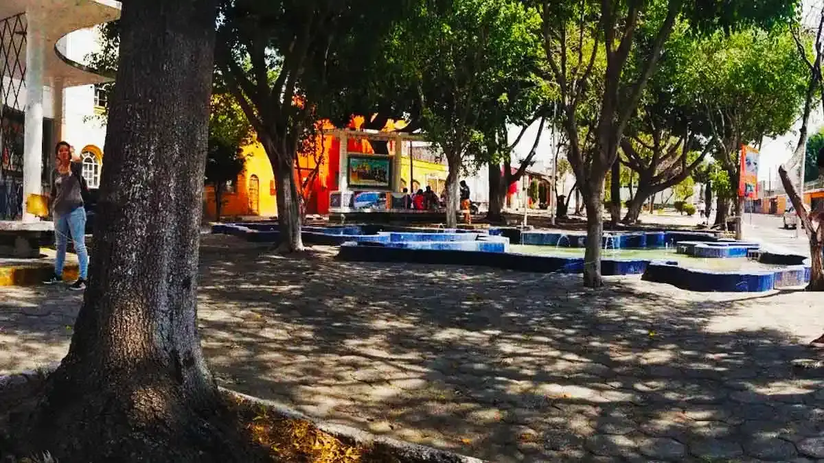 Indigente murió en el Parque de Las Letras de Puebla