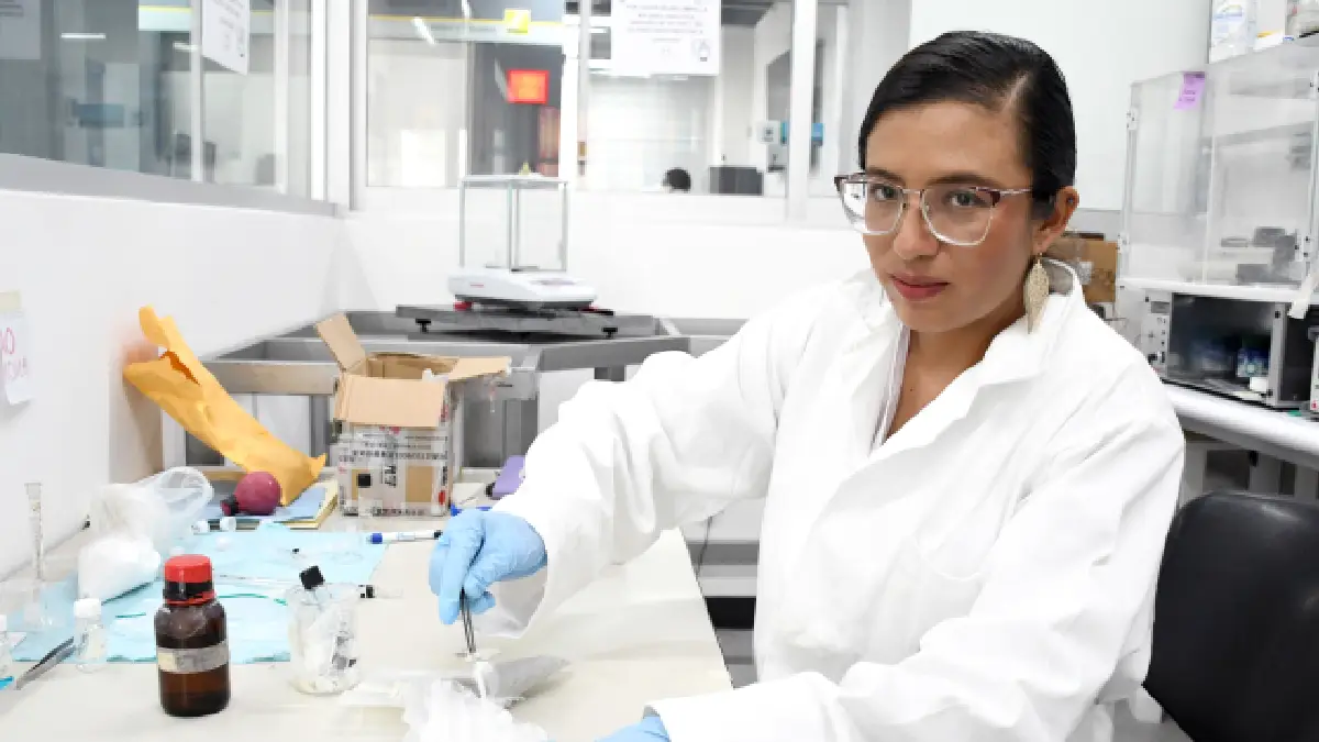 En la BUAP se crean esponjas biodegradables y nanofibras poliméricas para la regeneración ósea