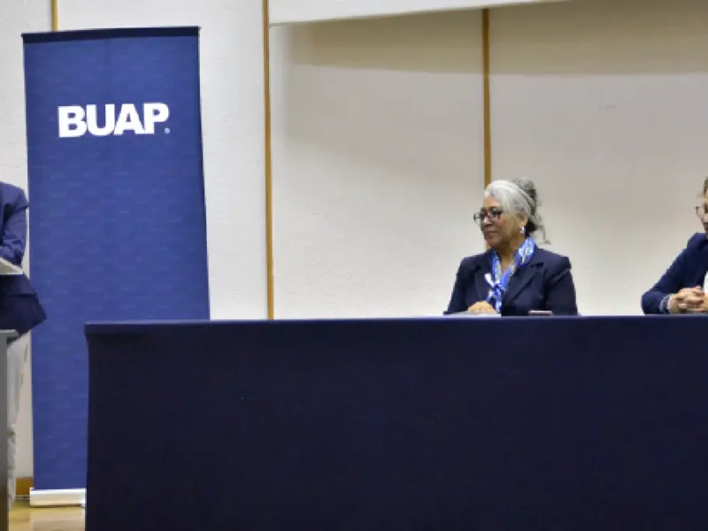 Egresados de Derecho abonan a una cultura de paz y a una sociedad más justa_ Rectora Lilia Cedillo Ramírez