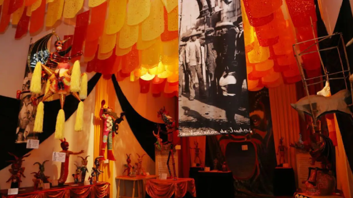 Gobierno municipal invita a disfrutar de la exposición "Los Judas: Lo efímero del arte popular"