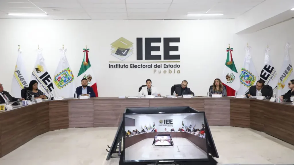Aprueba IEE diversos acuerdos en sesión ordinaria