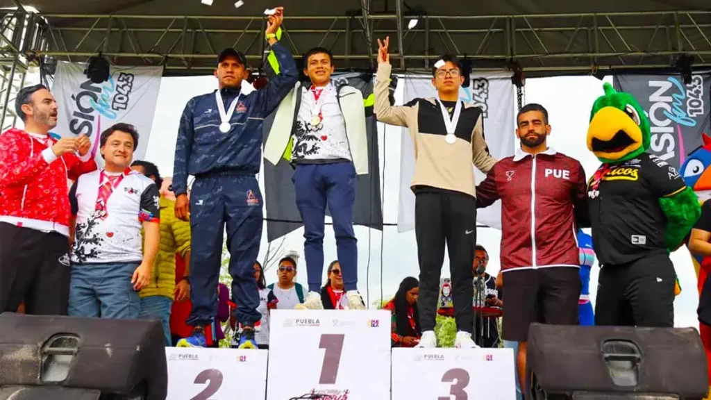 Patricio Castillo gana los 10k de la Carrera RBD Puebla 2024