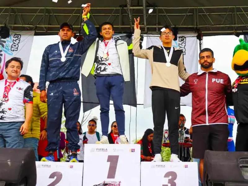 Patricio Castillo gana los 10k de la Carrera RBD Puebla 2024