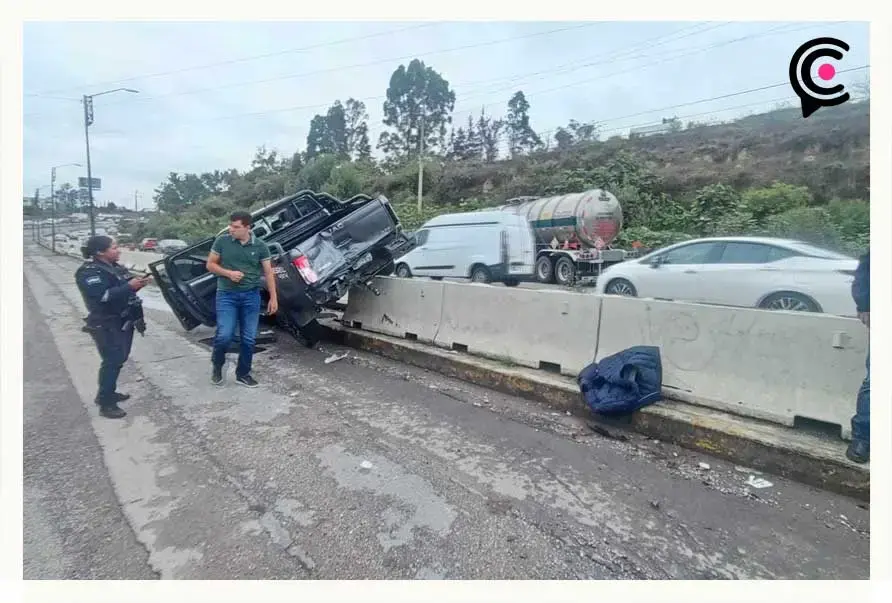 Choque múltiple dejó tres lesionados en el Periférico Ecológico de Puebla