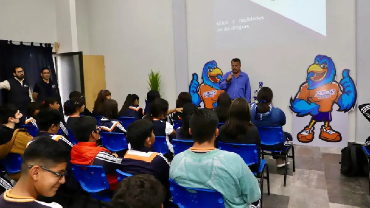 SMDIF Puebla se acerca a estudiantes para prevenir adicciones
